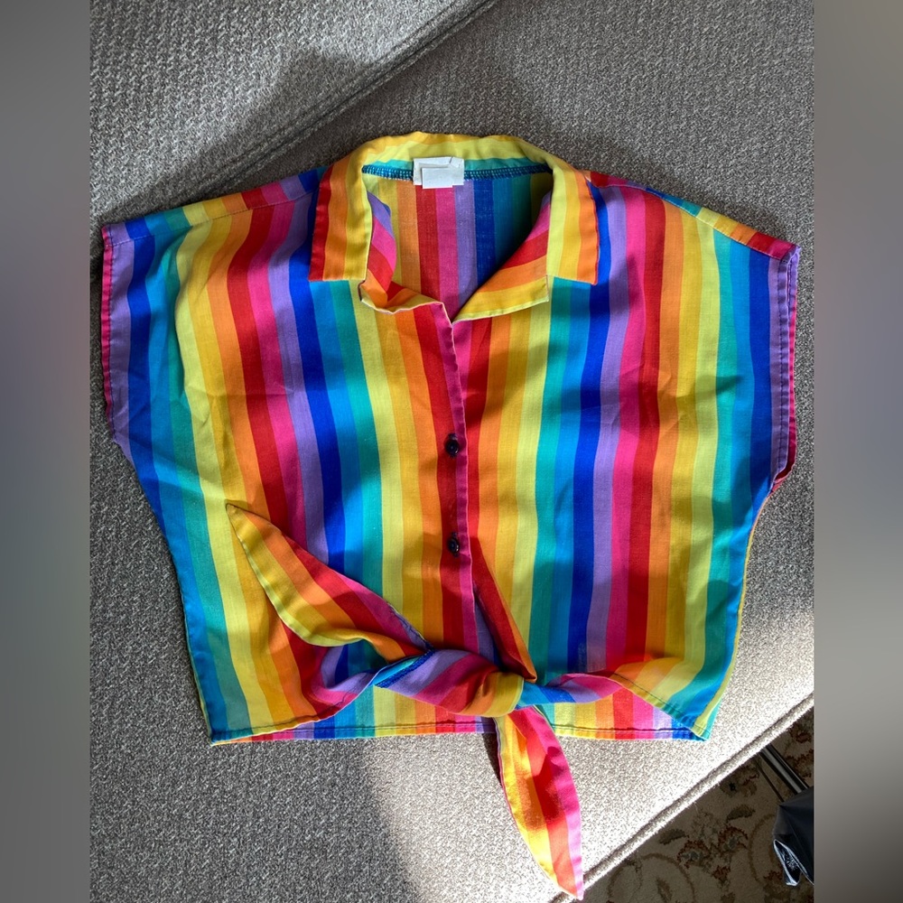 Vintage Rainbow Cropped Button-up Top